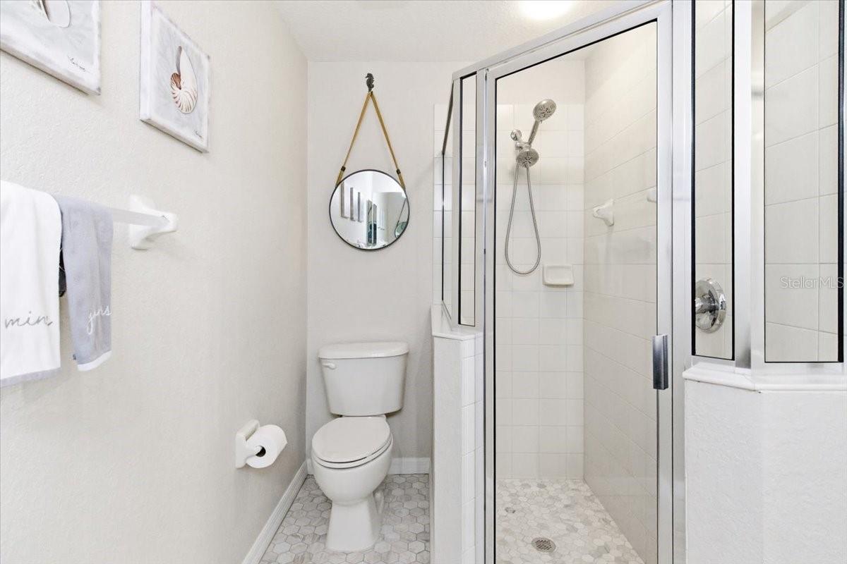 Image 30 of 63 For 923 Fairwaycove Lane 103