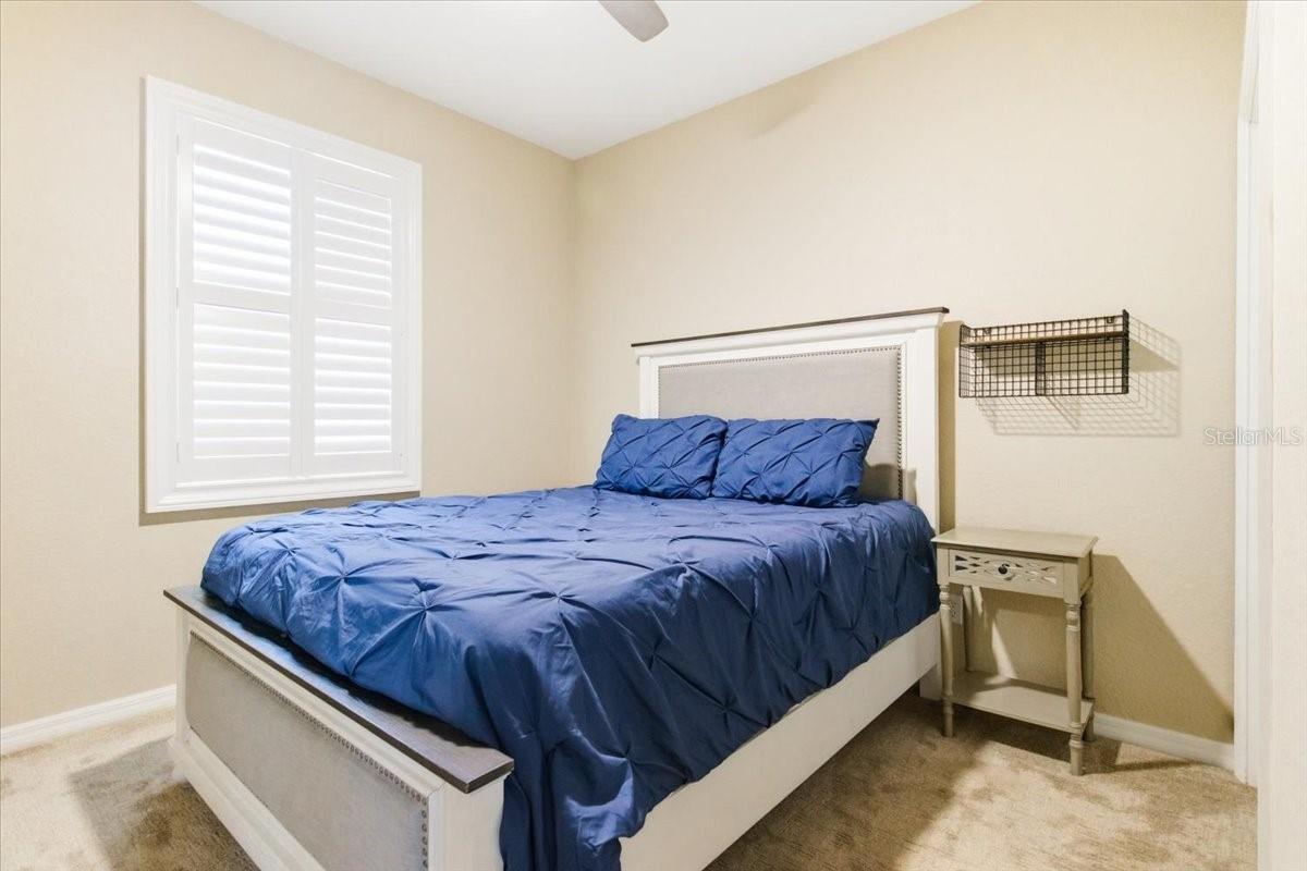 Image 31 of 63 For 923 Fairwaycove Lane 103