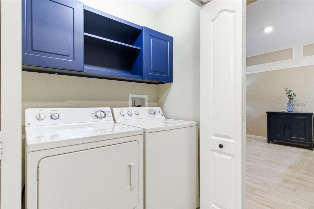 Image 34 of 63 For 923 Fairwaycove Lane 103