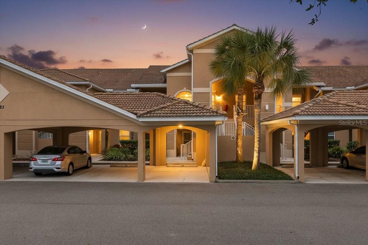 Image 42 of 63 For 923 Fairwaycove Lane 103