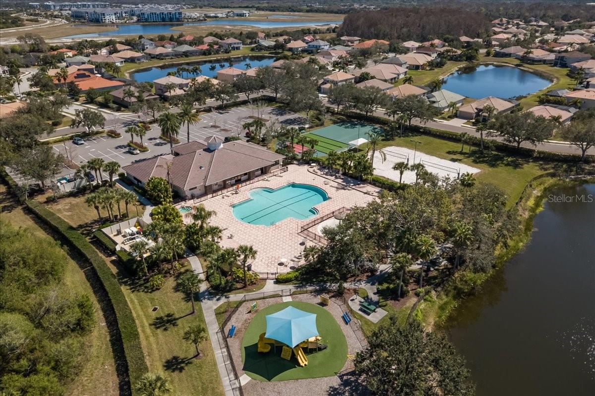 Image 45 of 63 For 923 Fairwaycove Lane 103