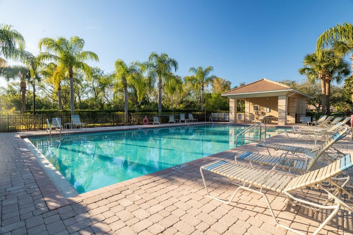 Image 47 of 63 For 923 Fairwaycove Lane 103