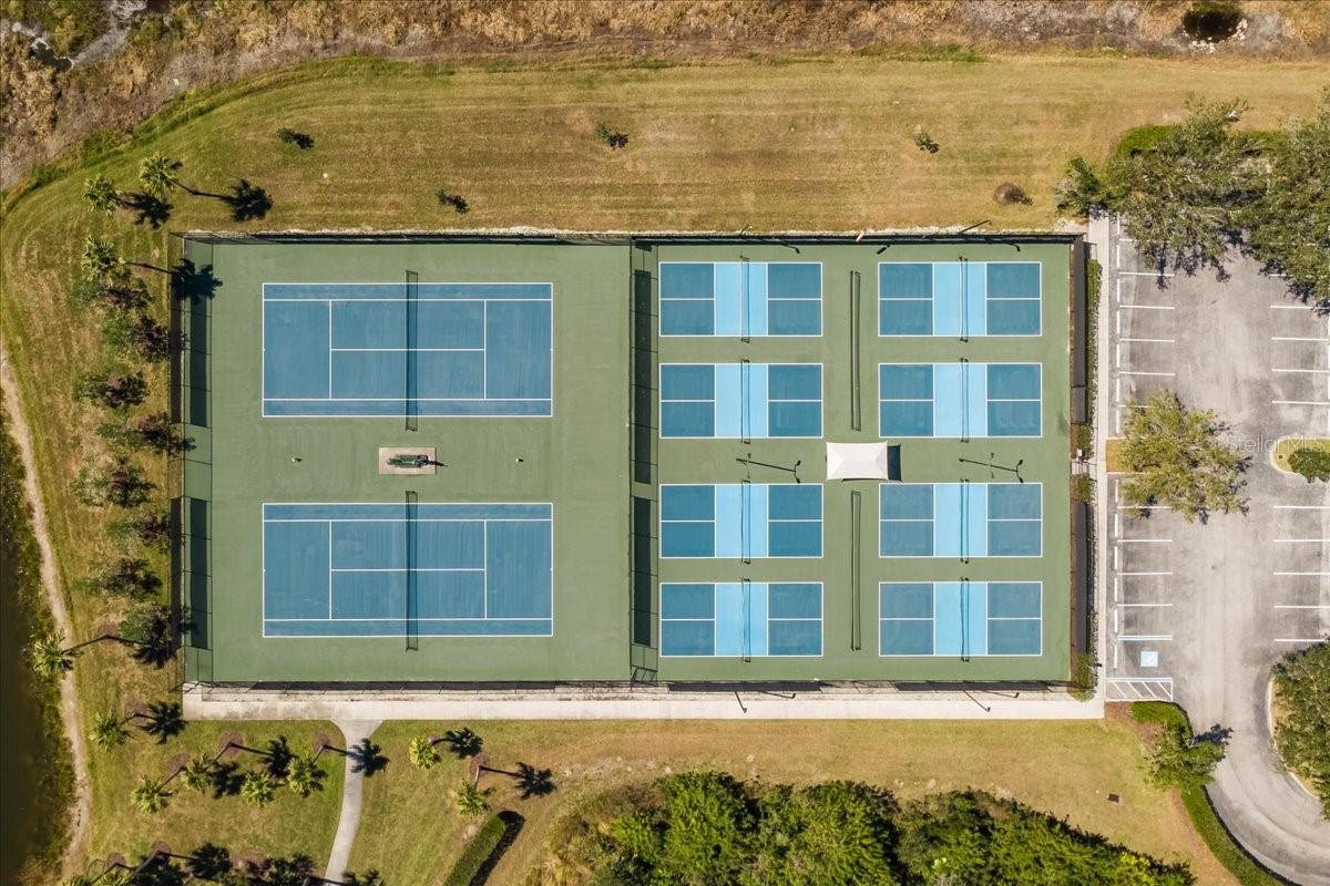 Image 50 of 63 For 923 Fairwaycove Lane 103