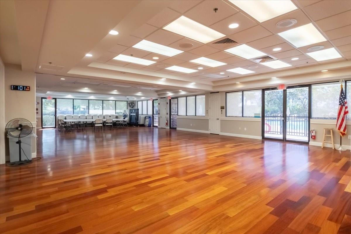 Image 59 of 63 For 923 Fairwaycove Lane 103