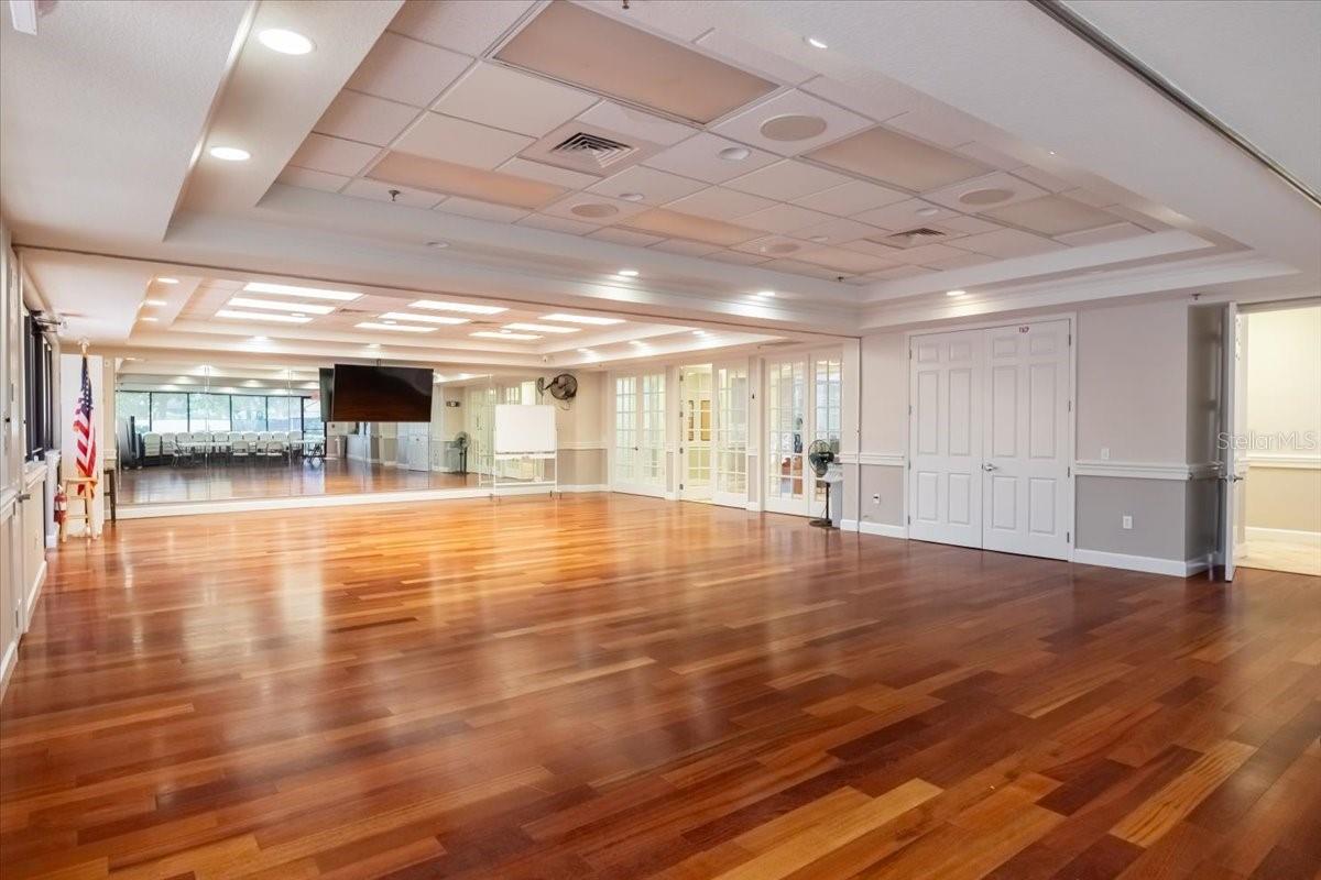 Image 60 of 63 For 923 Fairwaycove Lane 103