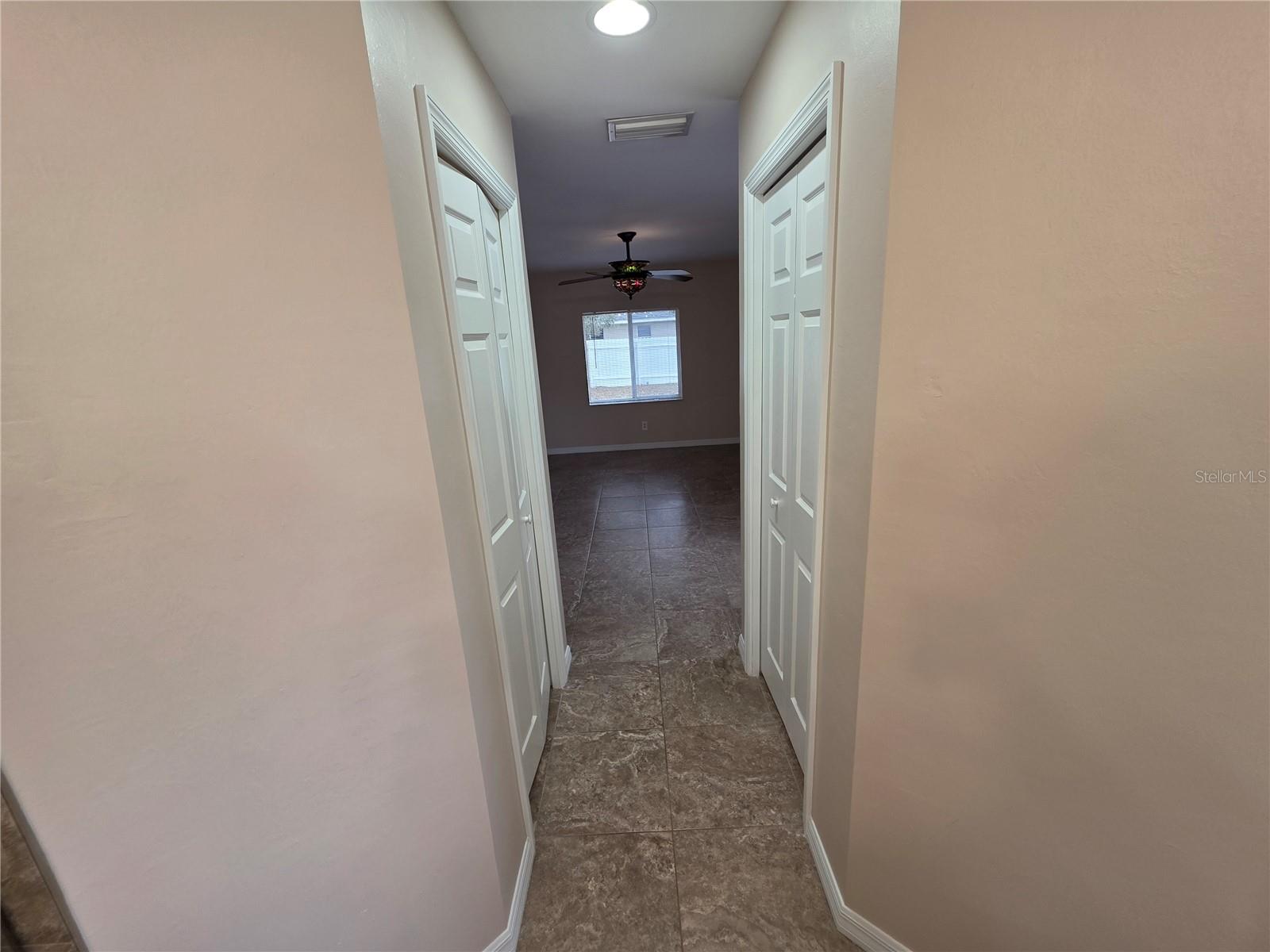 Listing photo id 20 for 1644 Dawnview Street