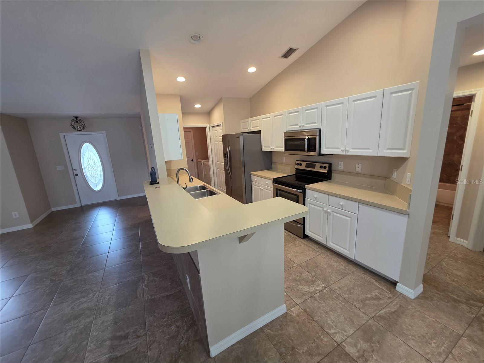 Listing photo id 26 for 1644 Dawnview Street