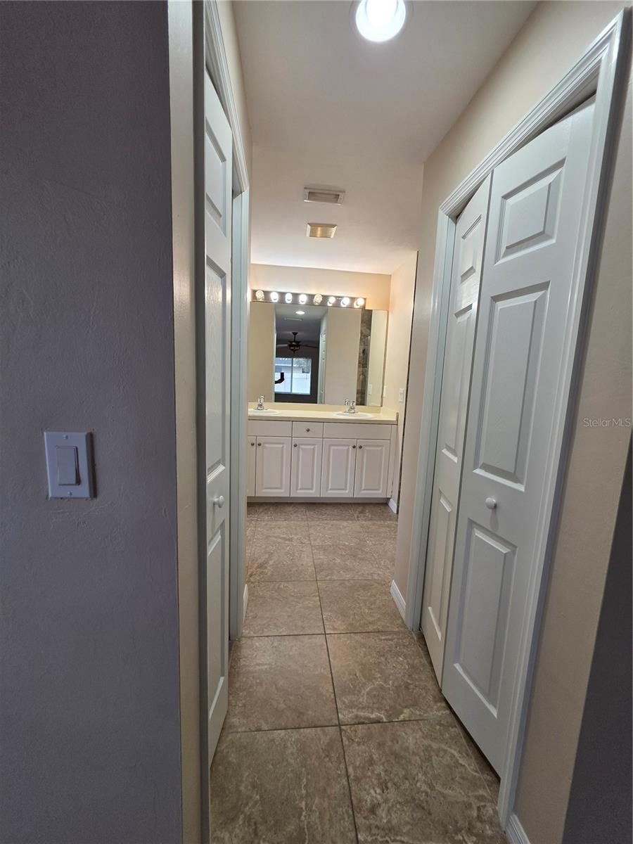 Listing photo id 1 for 1644 Dawnview Street