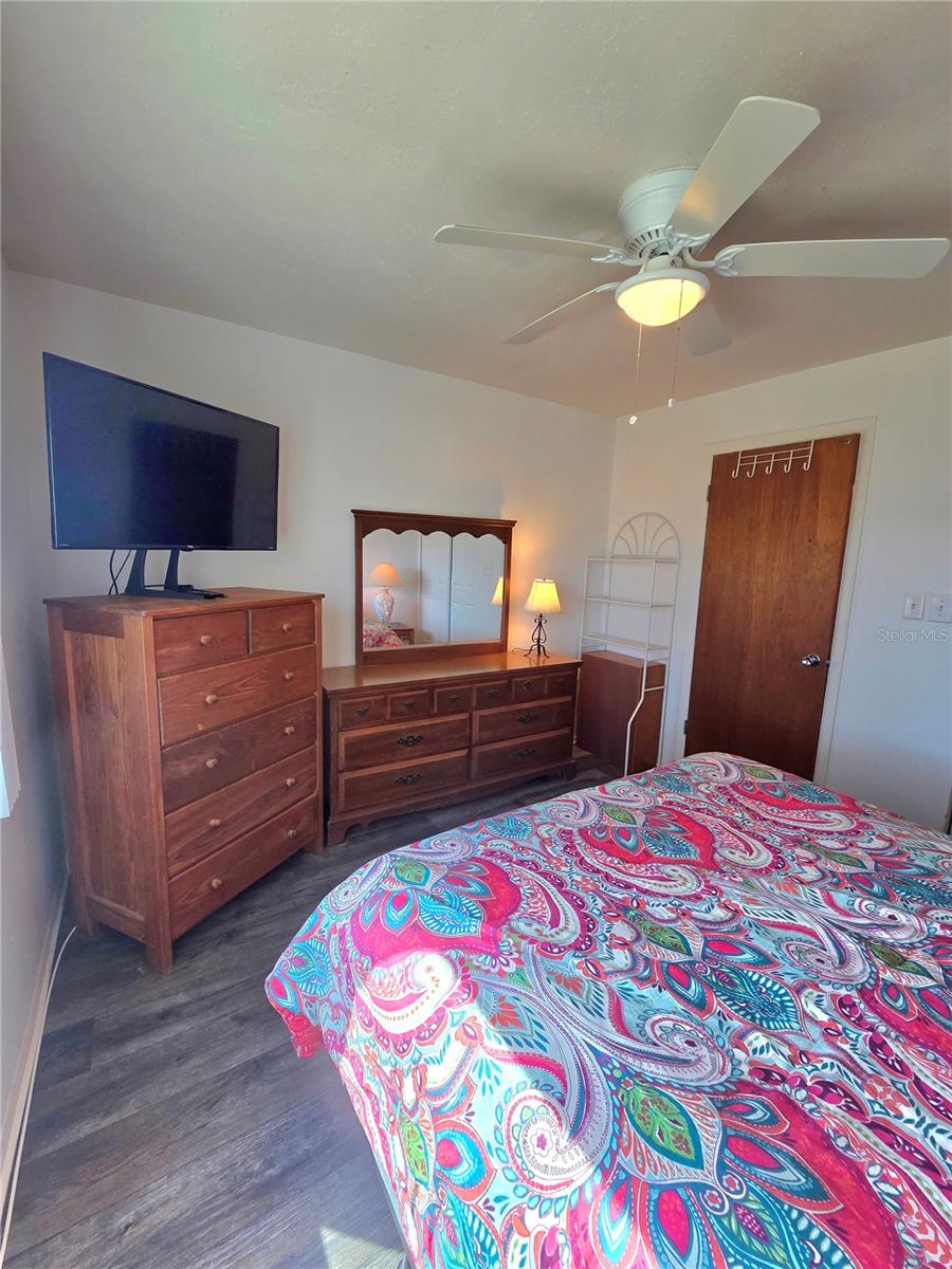 Image 5 of 8 For 1816 Restful Drive M22