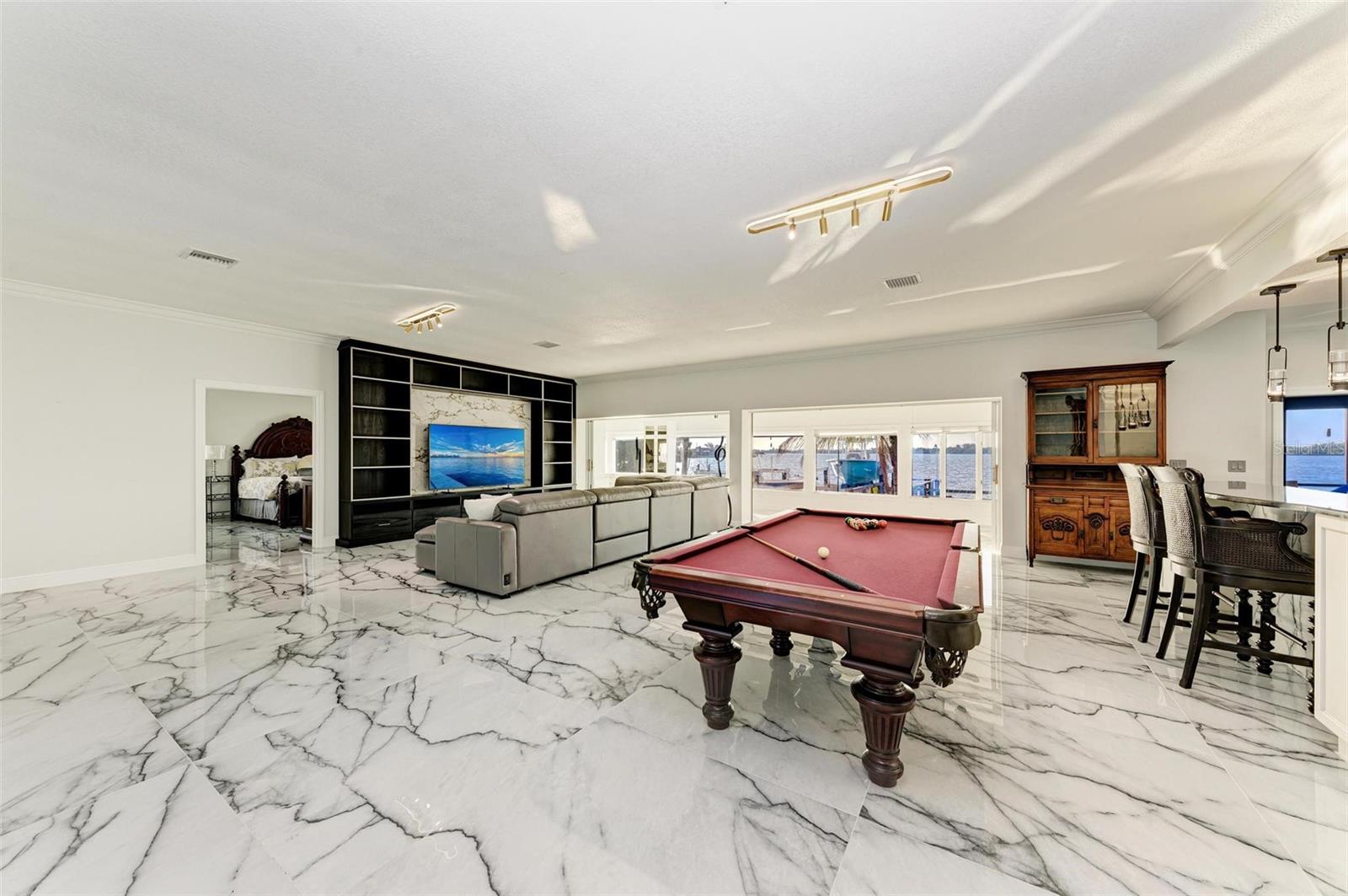 Image 14 of 45 For 5207 Bay State Road