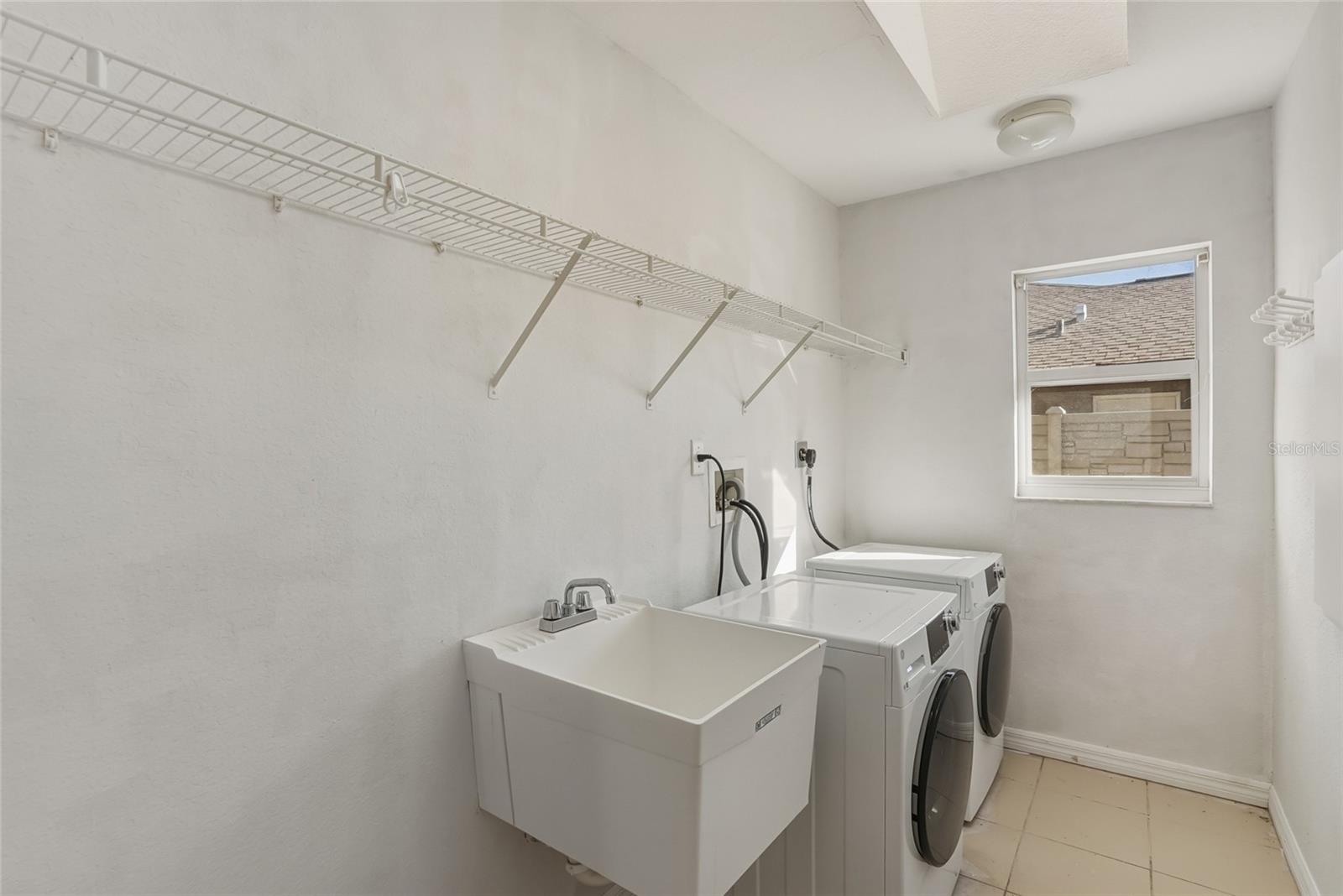 Image 17 of 31 For 122 Valdiva Street