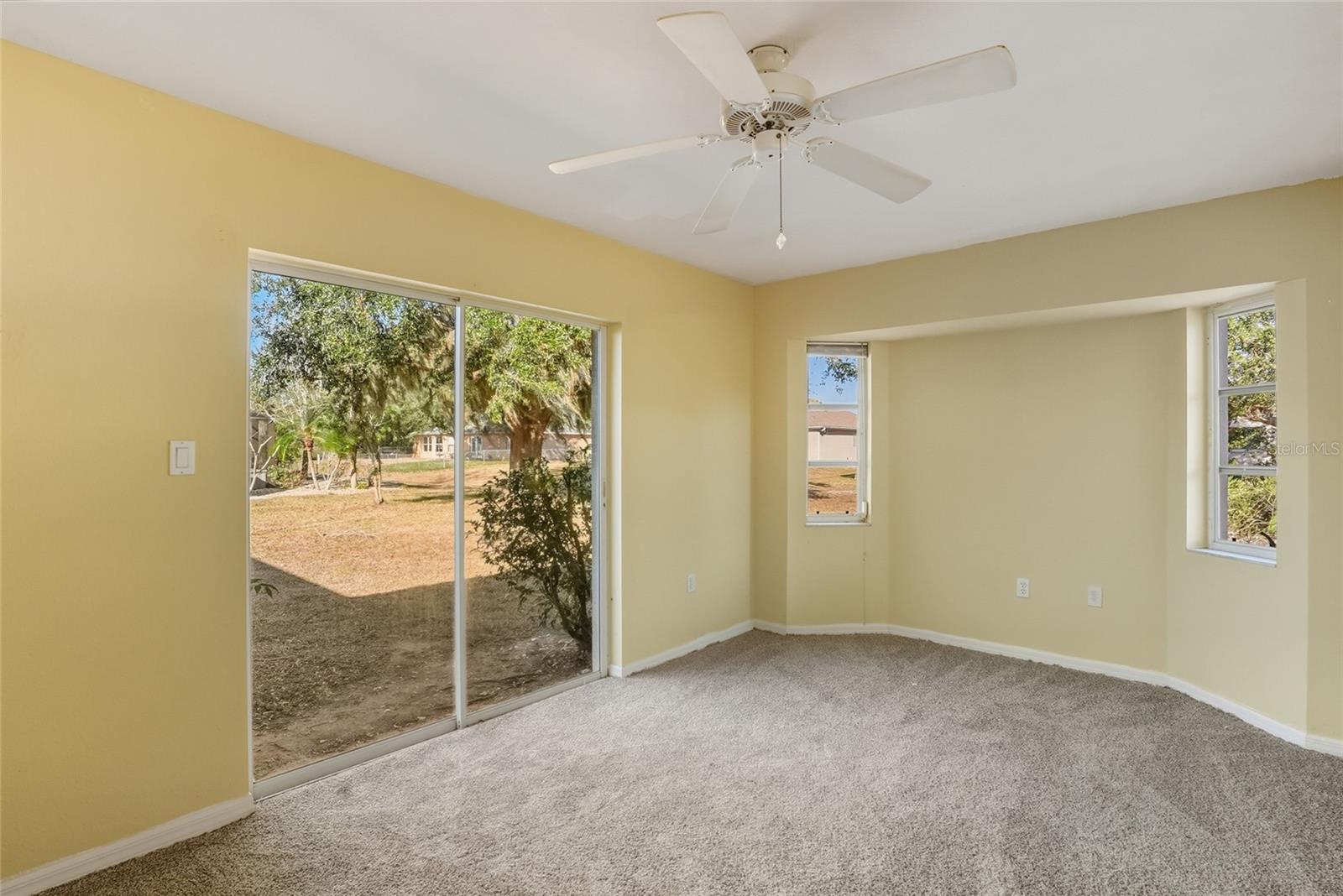 Image 19 of 31 For 122 Valdiva Street