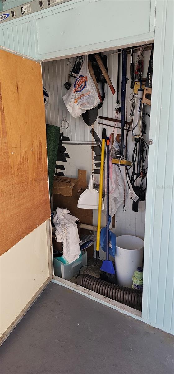 Image 19 of 29 For 10315 Cortez Road W 28-1