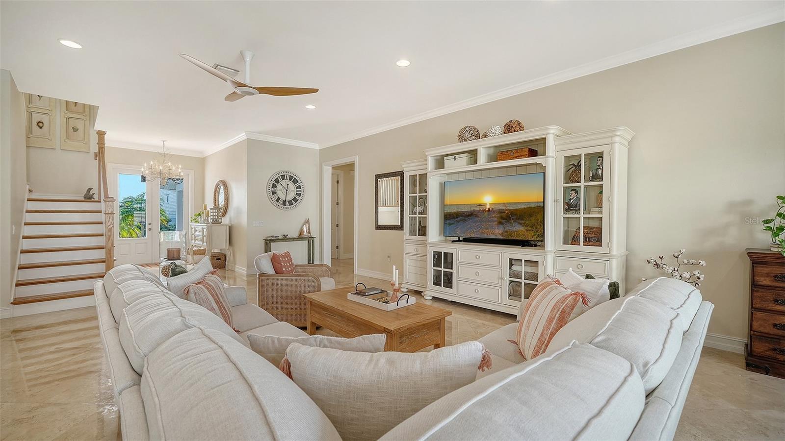 Image 17 of 91 For 605 Point Drive