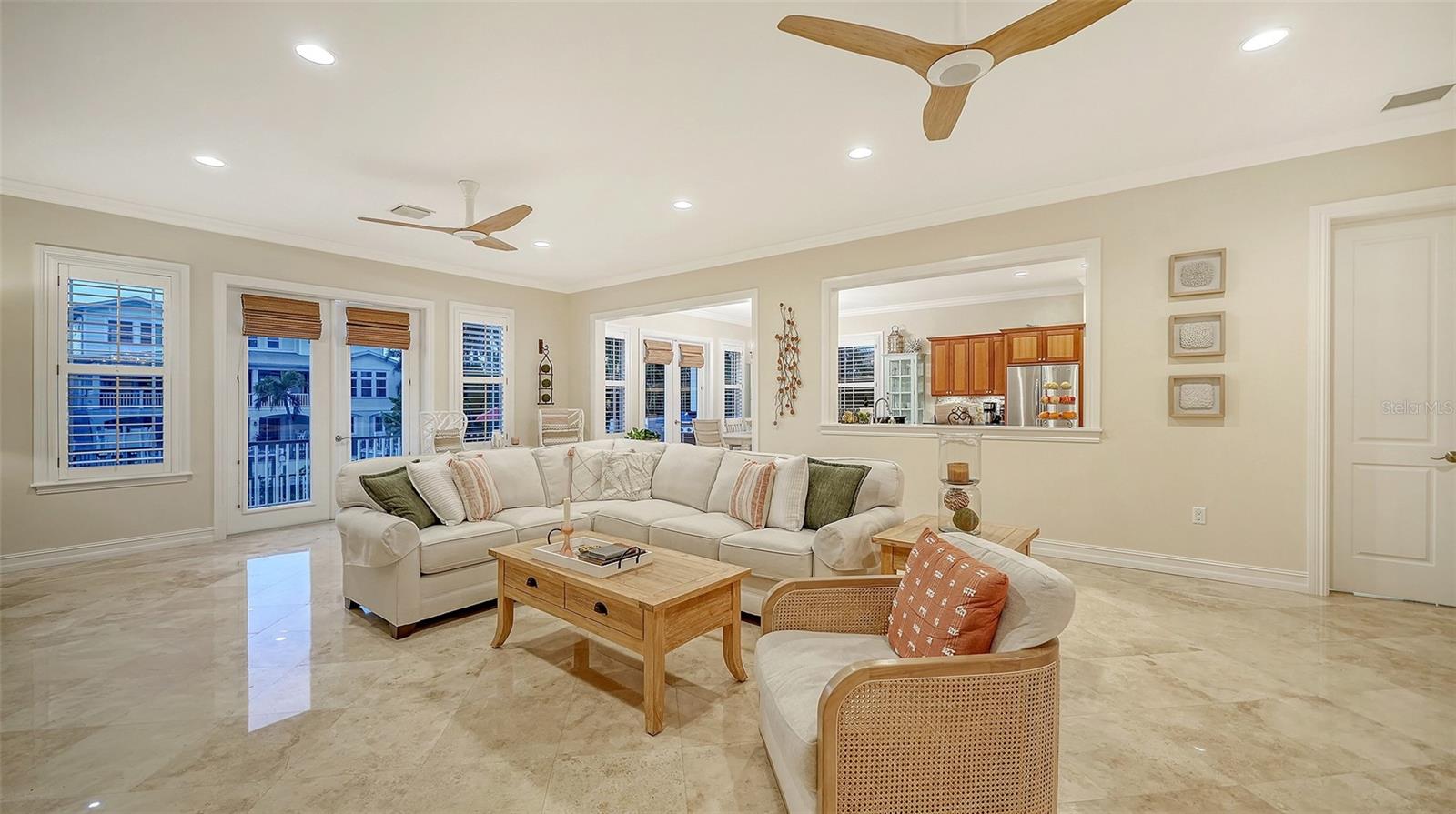 Image 22 of 91 For 605 Point Drive