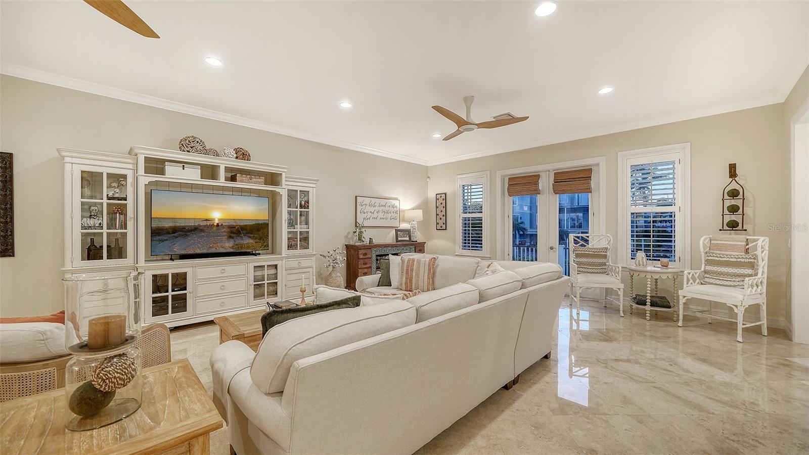 Image 23 of 91 For 605 Point Drive