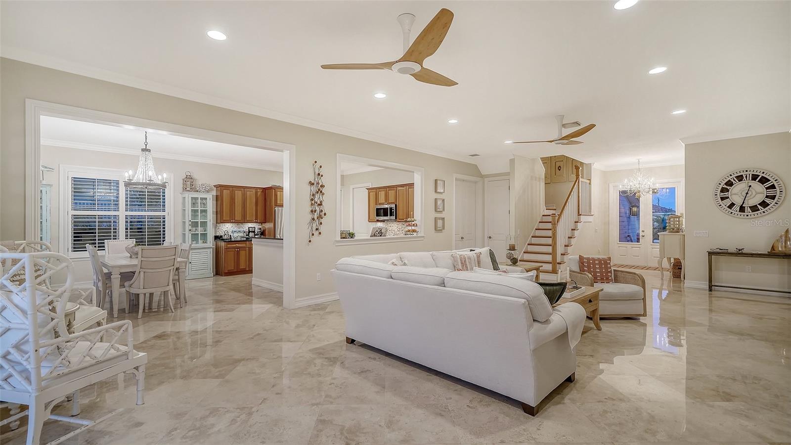 Image 24 of 91 For 605 Point Drive