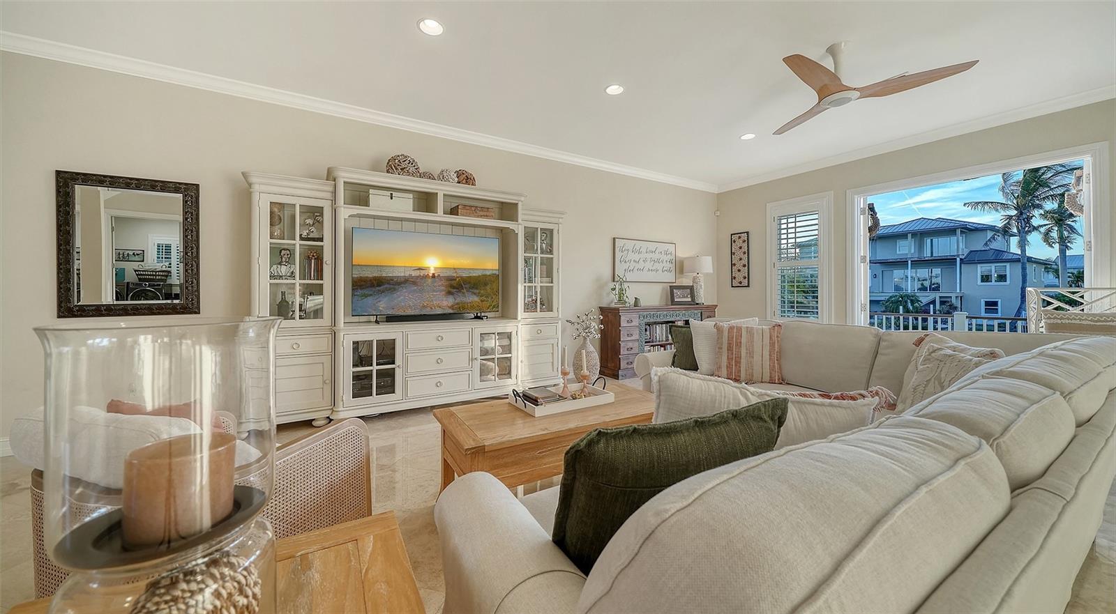 Image 26 of 91 For 605 Point Drive