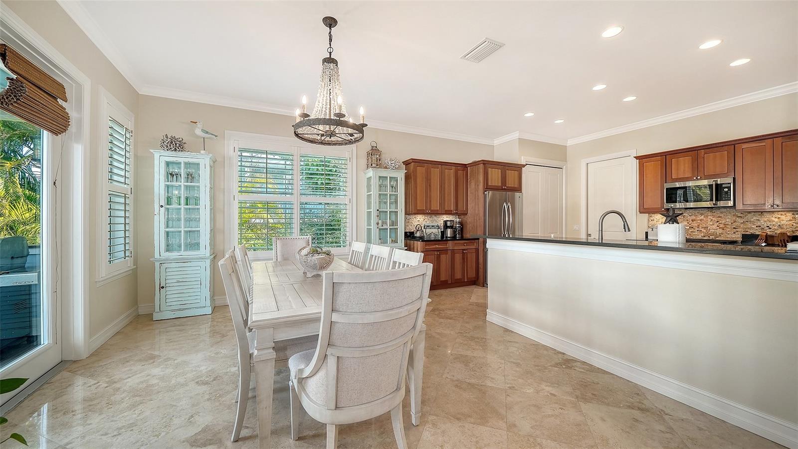 Image 27 of 91 For 605 Point Drive