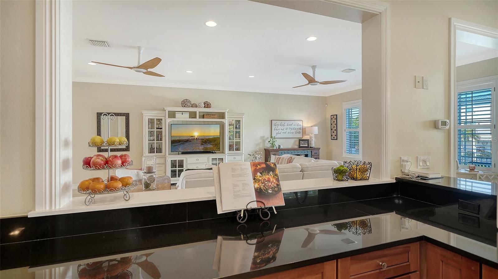 Image 41 of 91 For 605 Point Drive