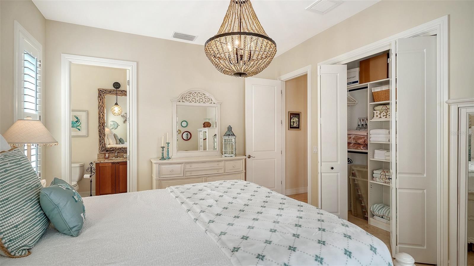 Image 54 of 91 For 605 Point Drive