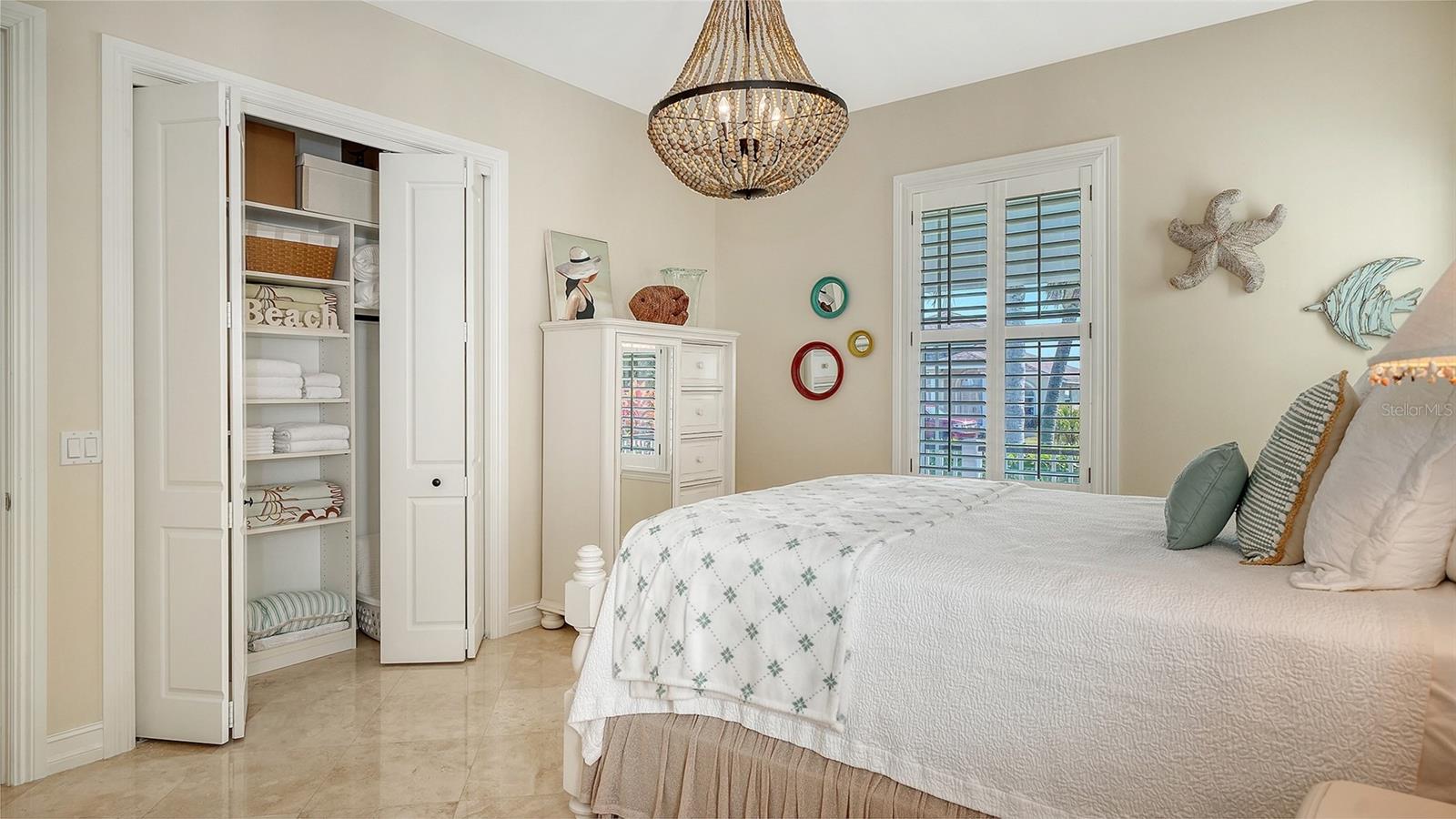 Image 55 of 91 For 605 Point Drive