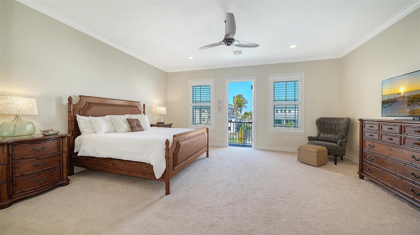 Image 60 of 91 For 605 Point Drive