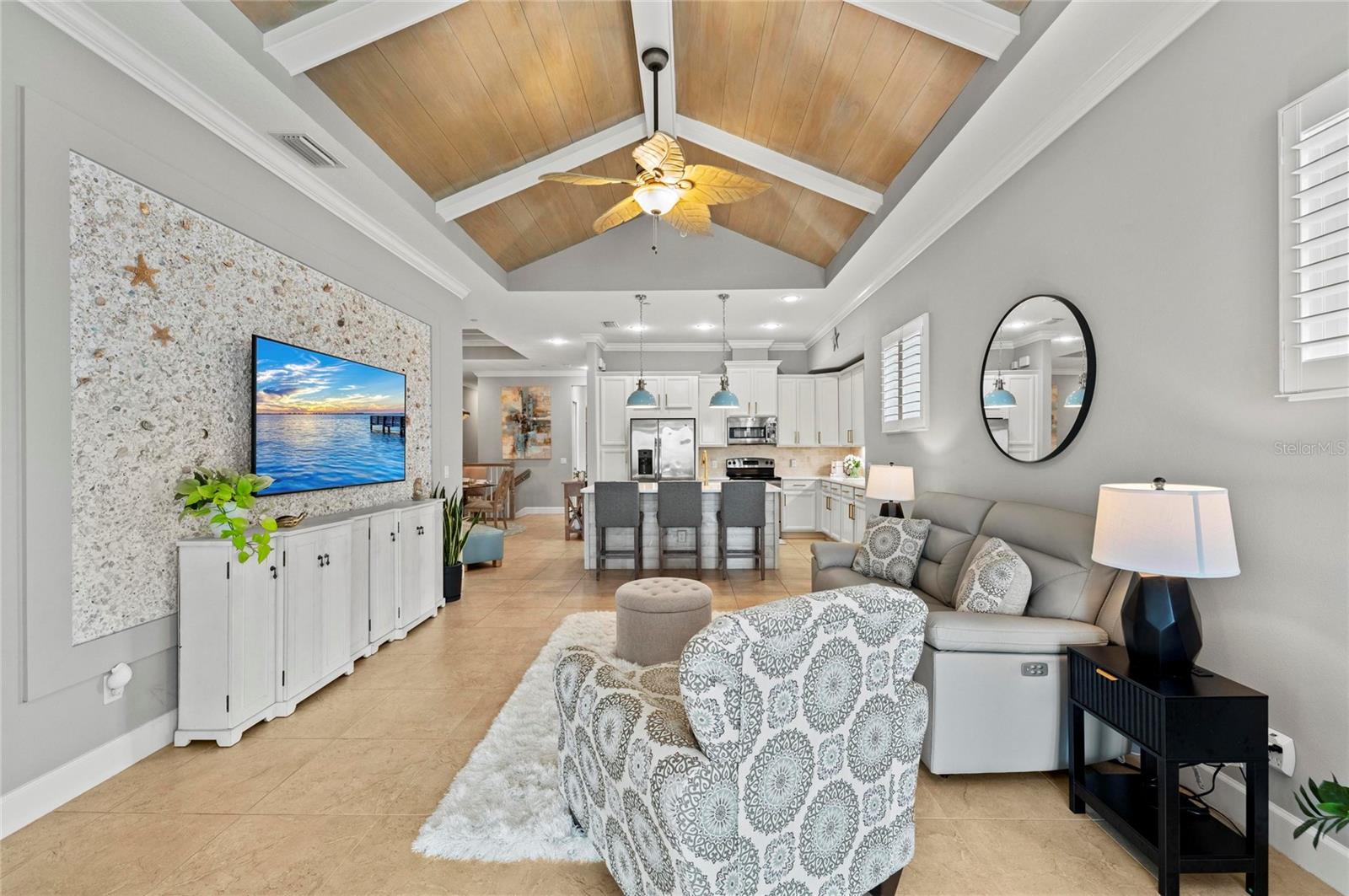 Image 18 of 100 For 226 Sapphire Lake Drive 201