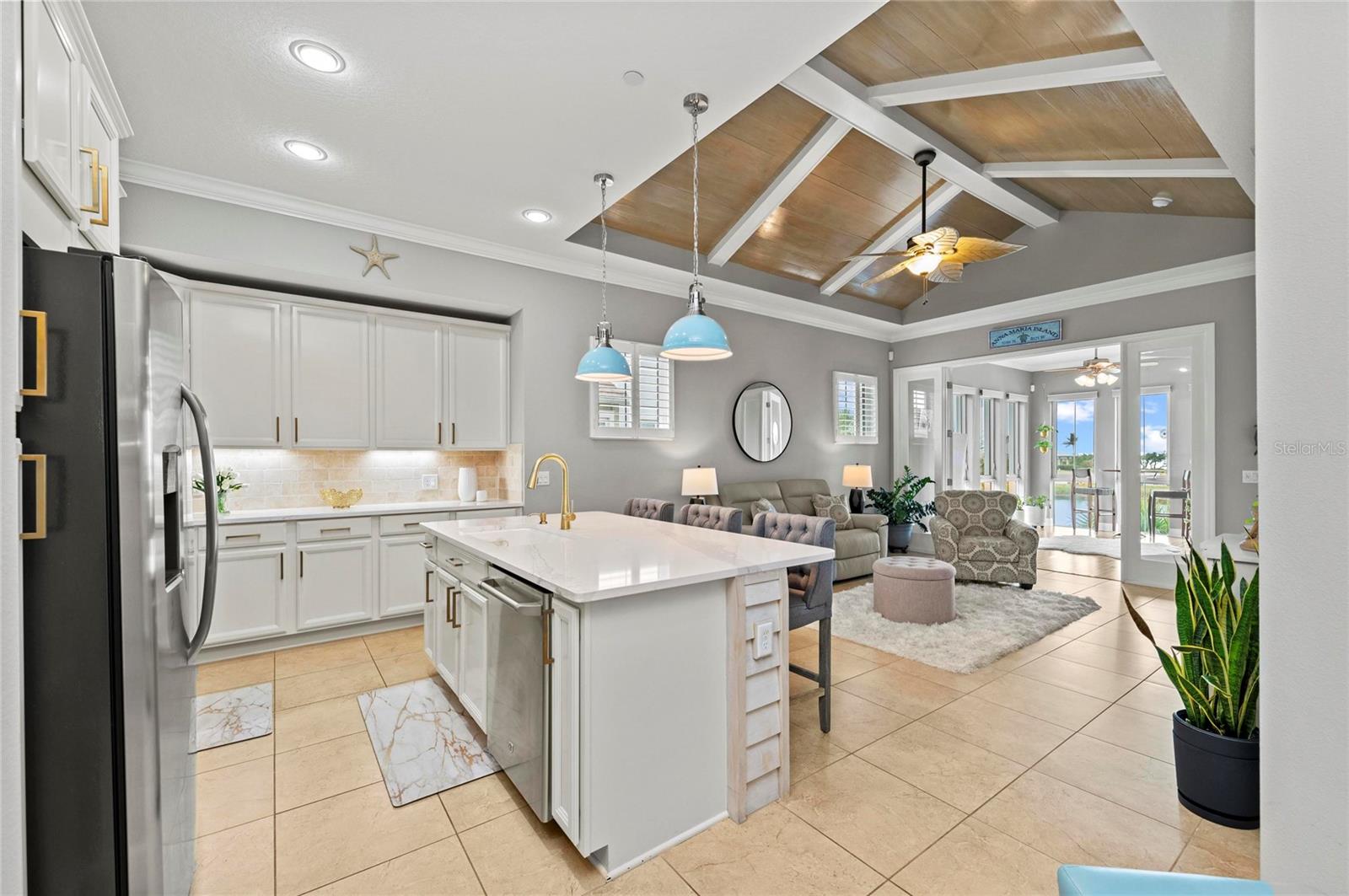 Image 22 of 100 For 226 Sapphire Lake Drive 201