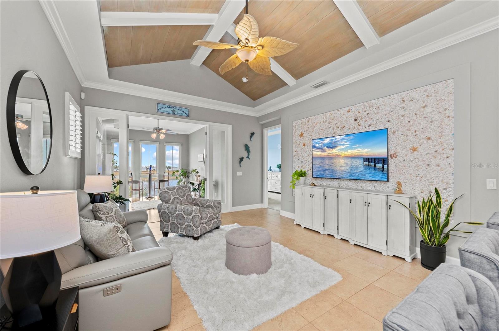 Image 25 of 100 For 226 Sapphire Lake Drive 201