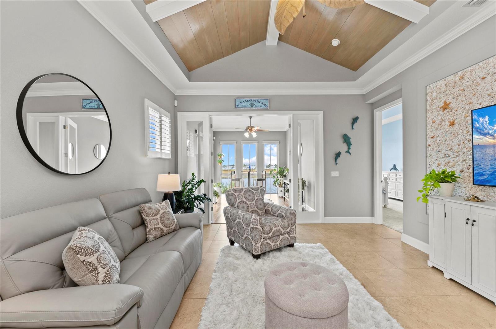 Image 26 of 100 For 226 Sapphire Lake Drive 201