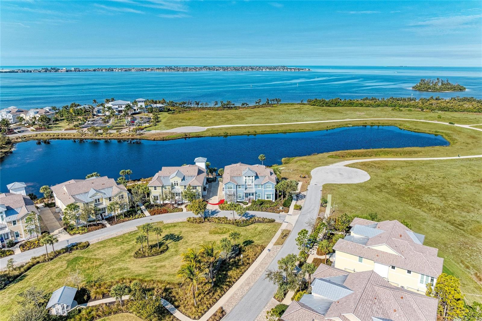 Image 3 of 100 For 226 Sapphire Lake Drive 201