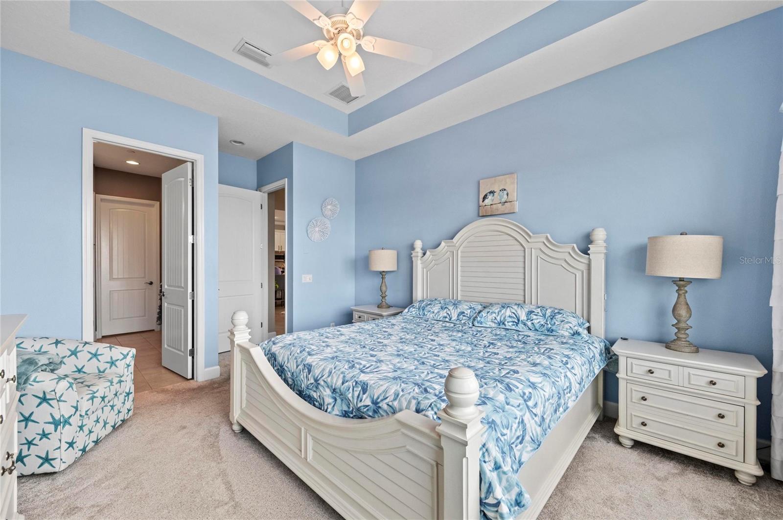 Image 39 of 100 For 226 Sapphire Lake Drive 201