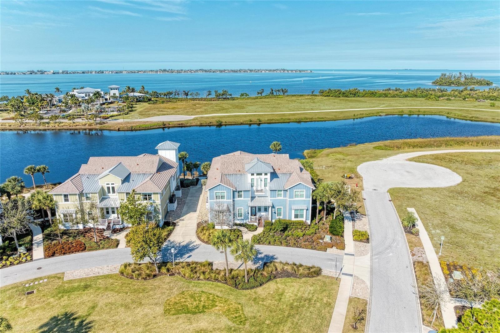 Image 4 of 100 For 226 Sapphire Lake Drive 201