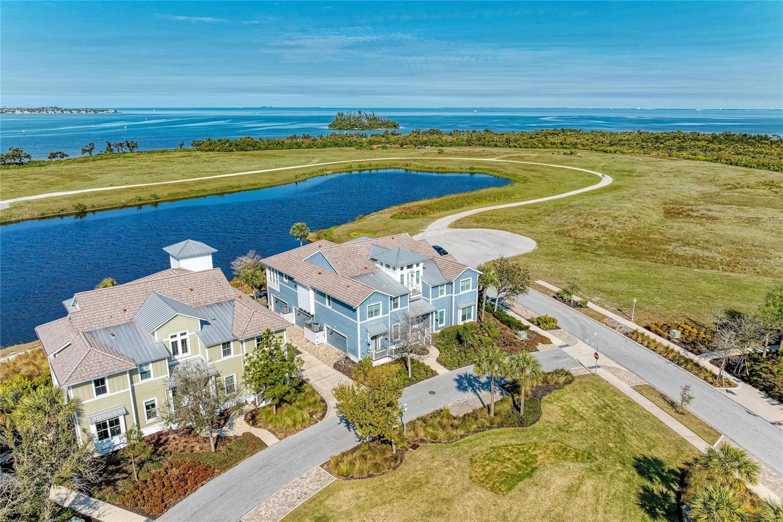 Image 5 of 100 For 226 Sapphire Lake Drive 201