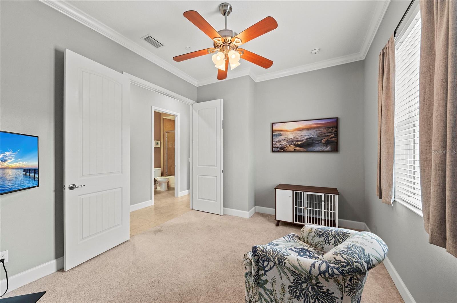 Image 51 of 100 For 226 Sapphire Lake Drive 201