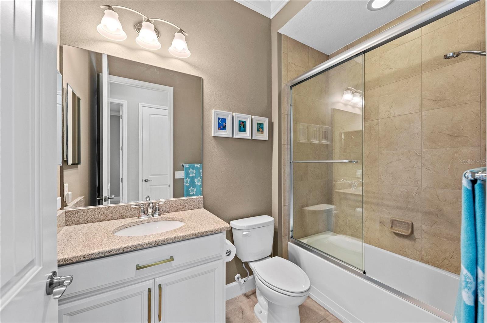 Image 52 of 100 For 226 Sapphire Lake Drive 201