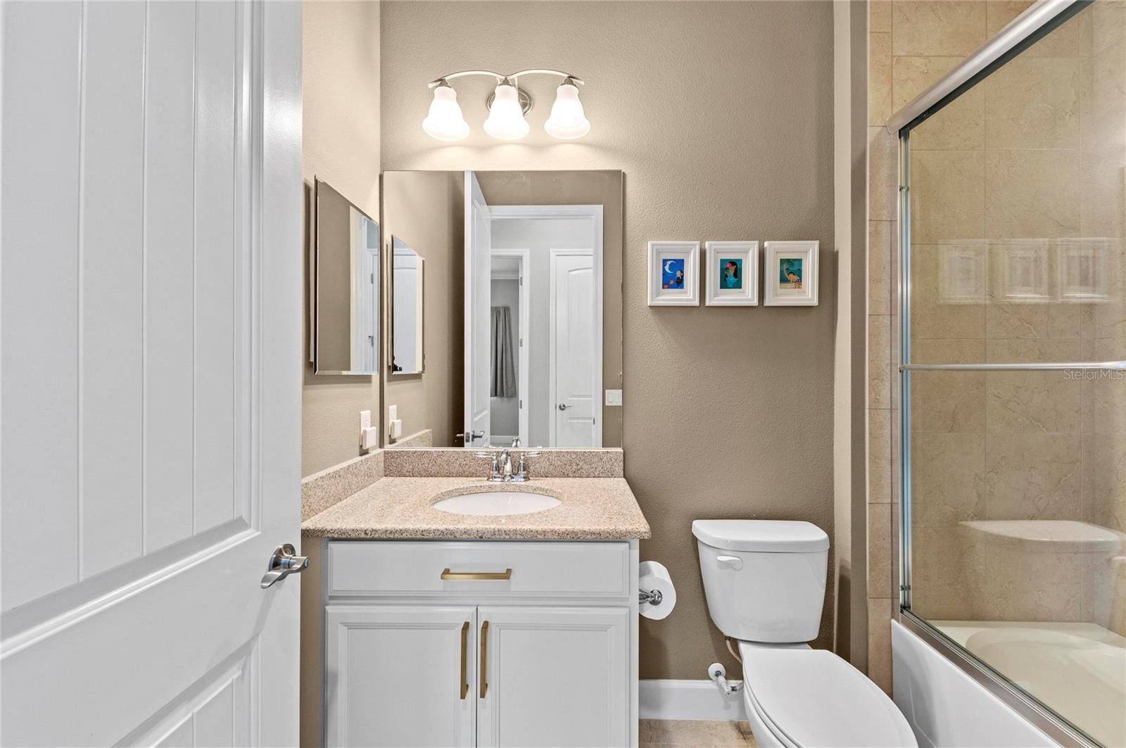 Image 53 of 100 For 226 Sapphire Lake Drive 201