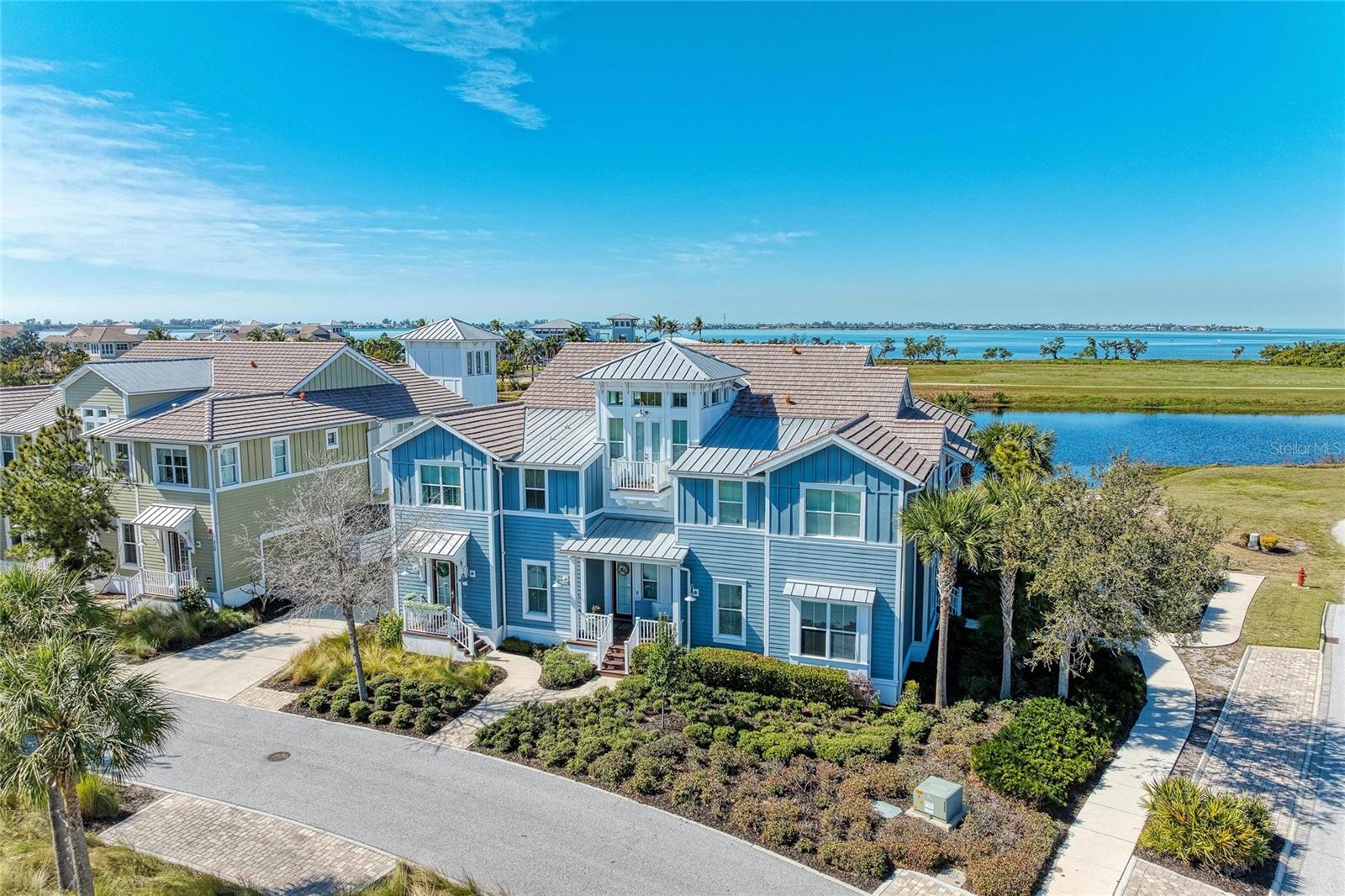 Image 6 of 100 For 226 Sapphire Lake Drive 201