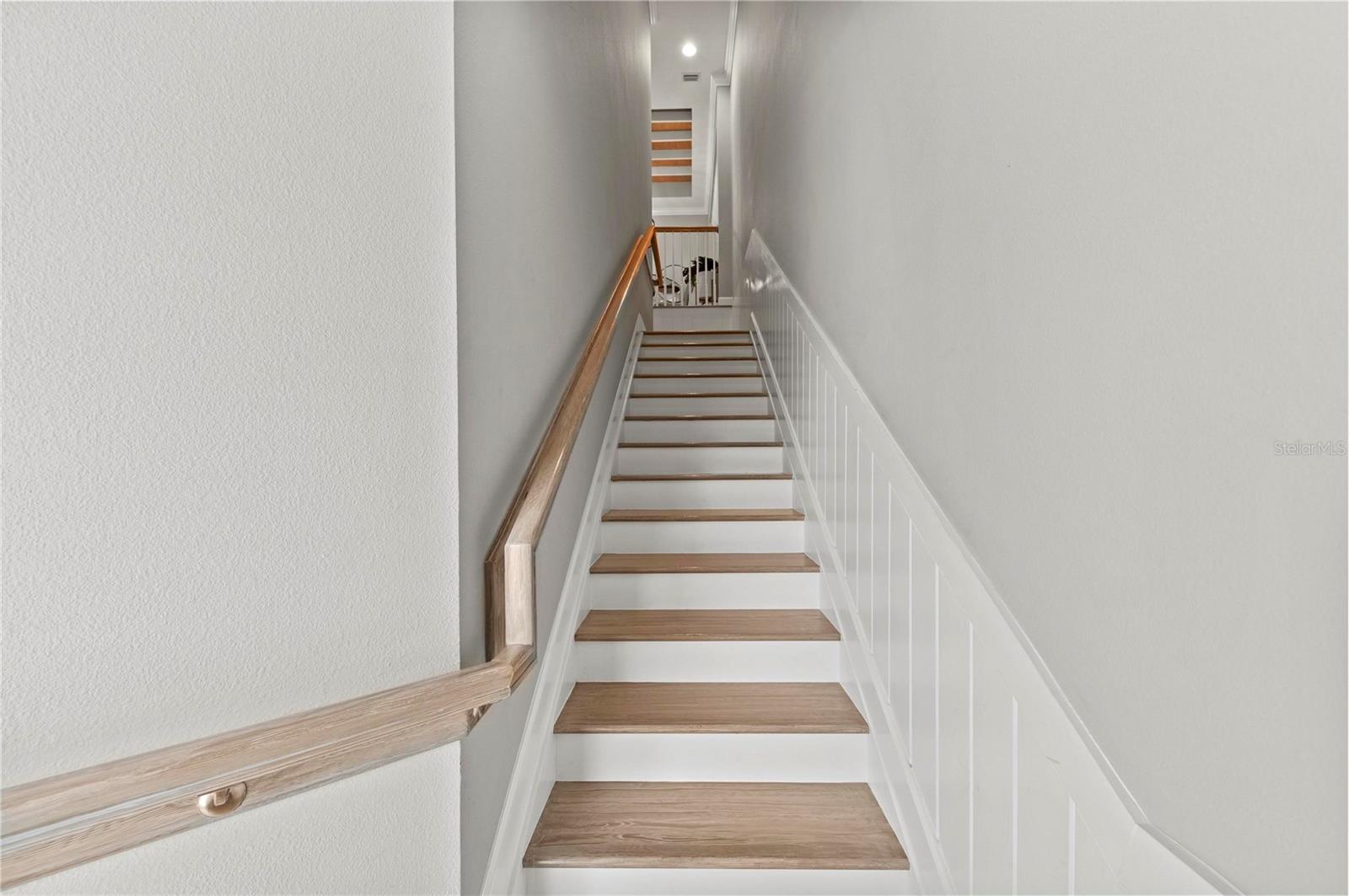 Image 9 of 100 For 226 Sapphire Lake Drive 201