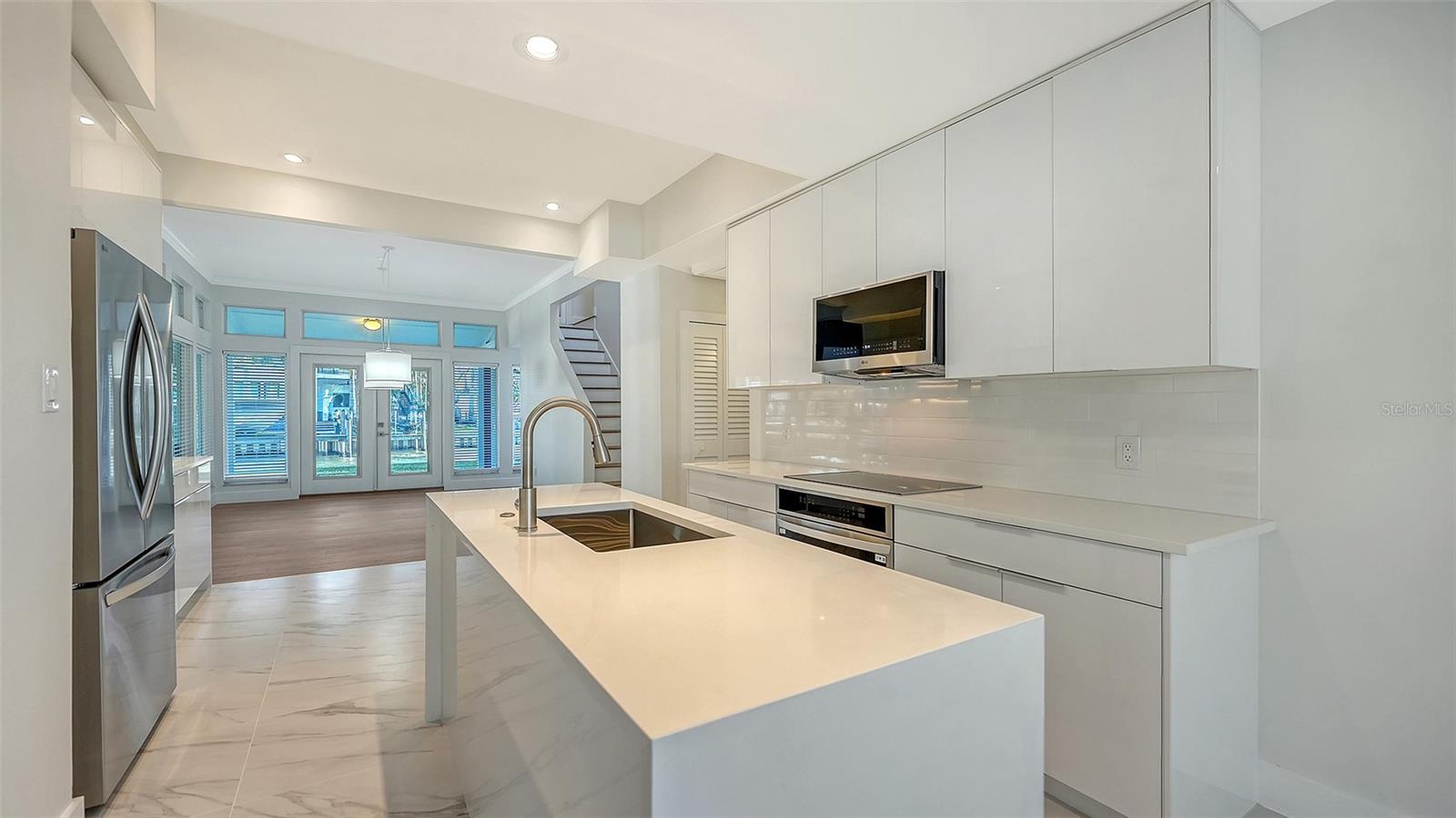 Image 10 of 32 For 940 Alameda Way