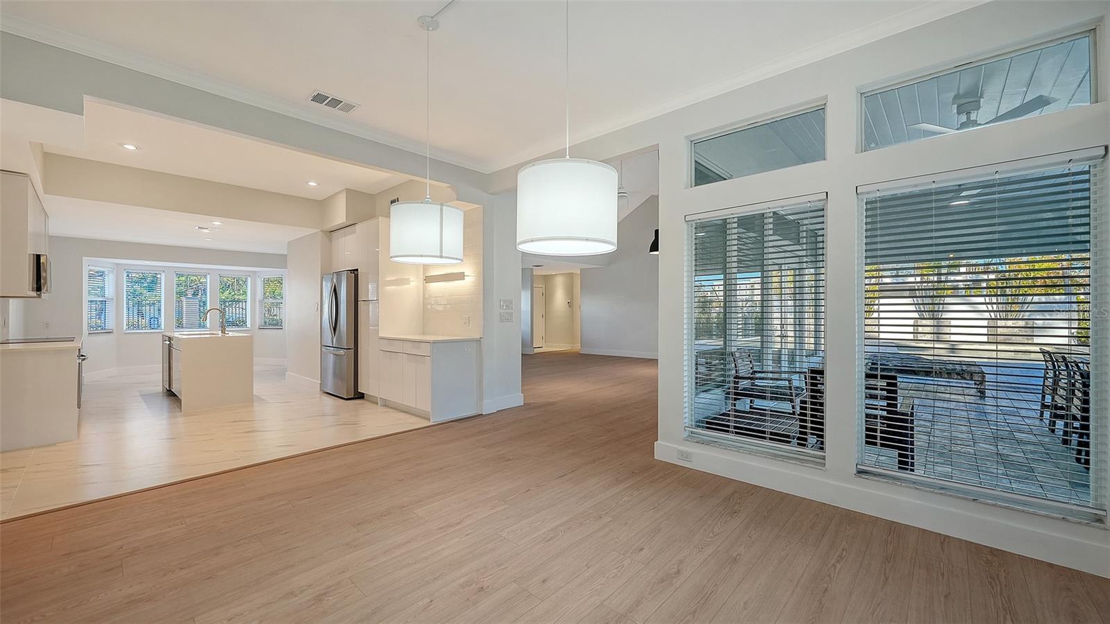 Image 14 of 32 For 940 Alameda Way