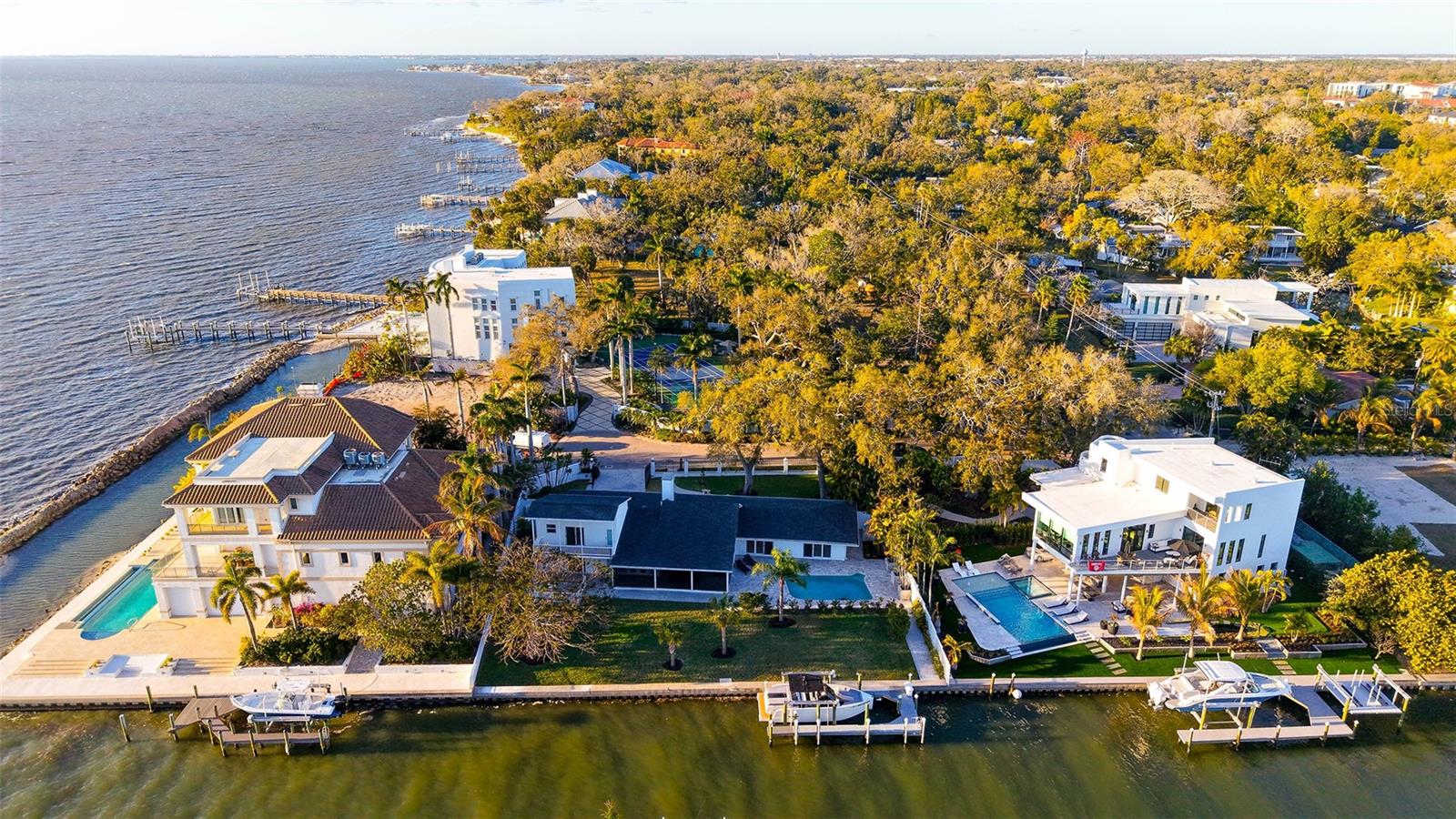 Image 3 of 32 For 940 Alameda Way