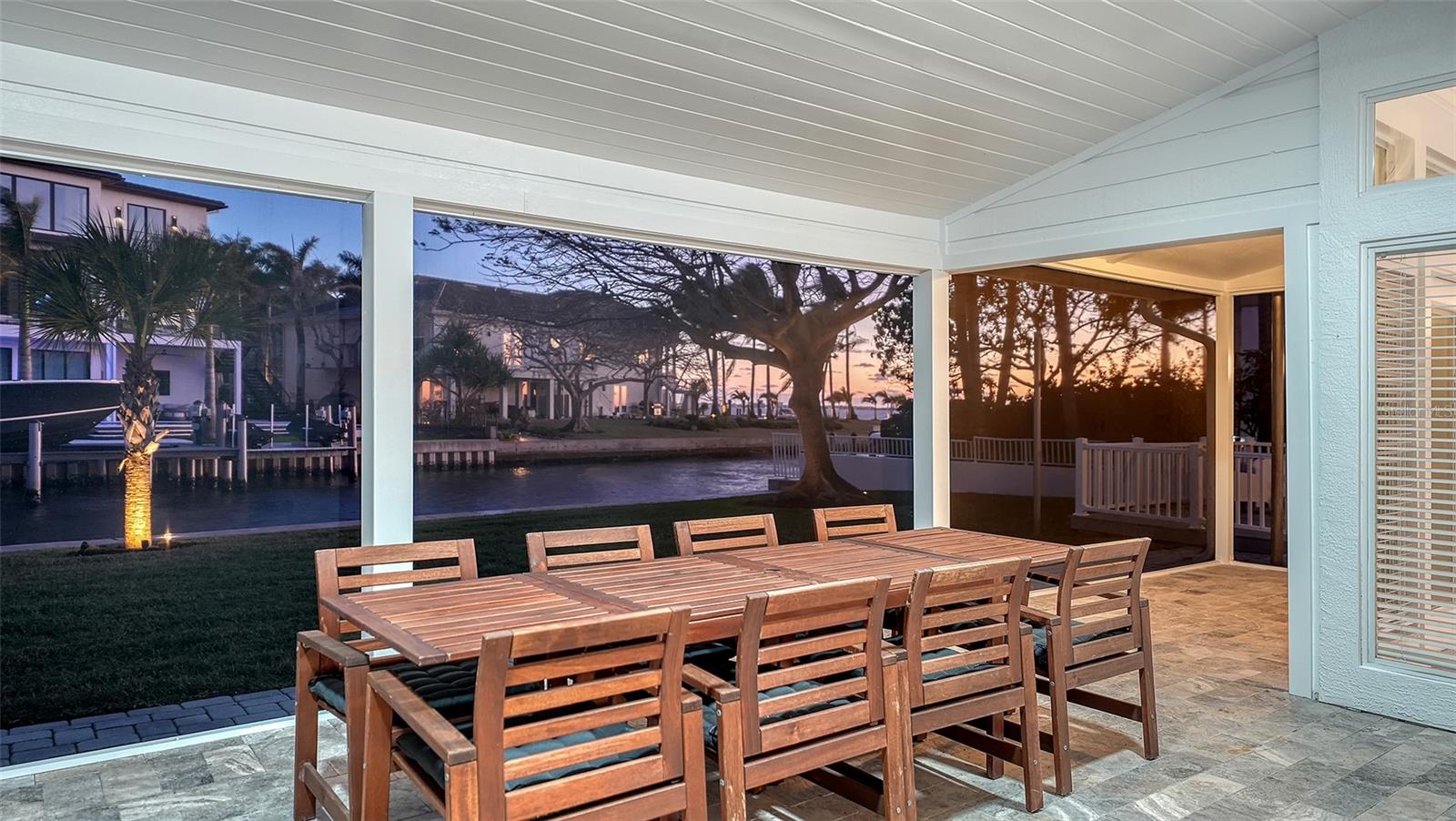 Image 30 of 32 For 940 Alameda Way