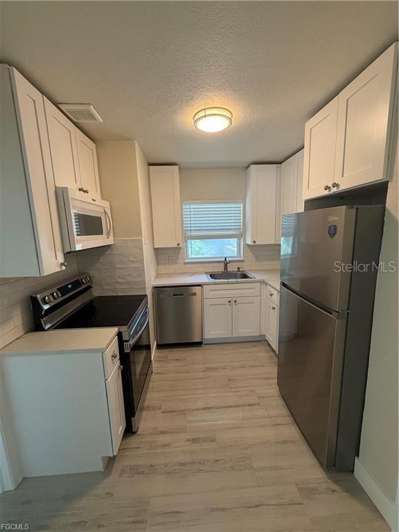 Image 7 of 14 For 210 Peace Island Drive