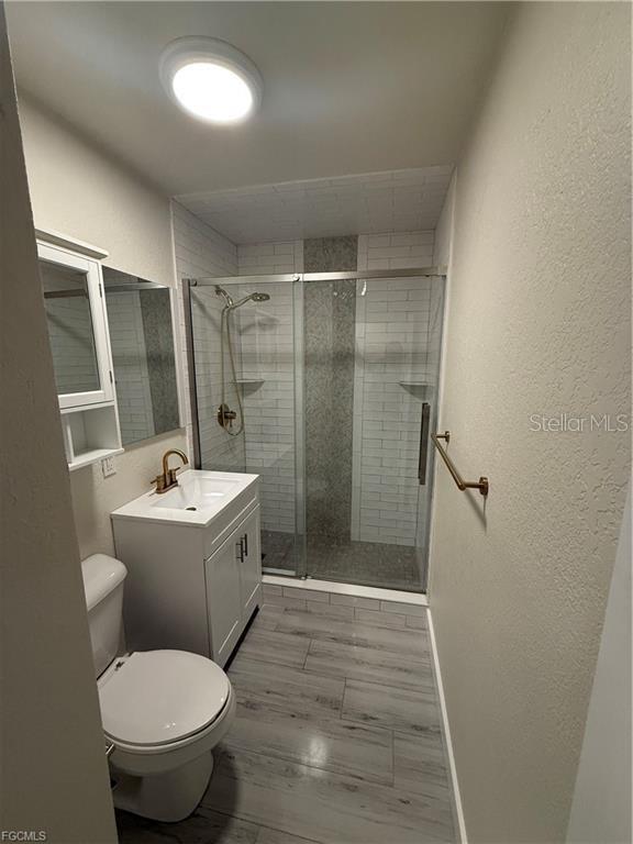 Image 8 of 14 For 210 Peace Island Drive