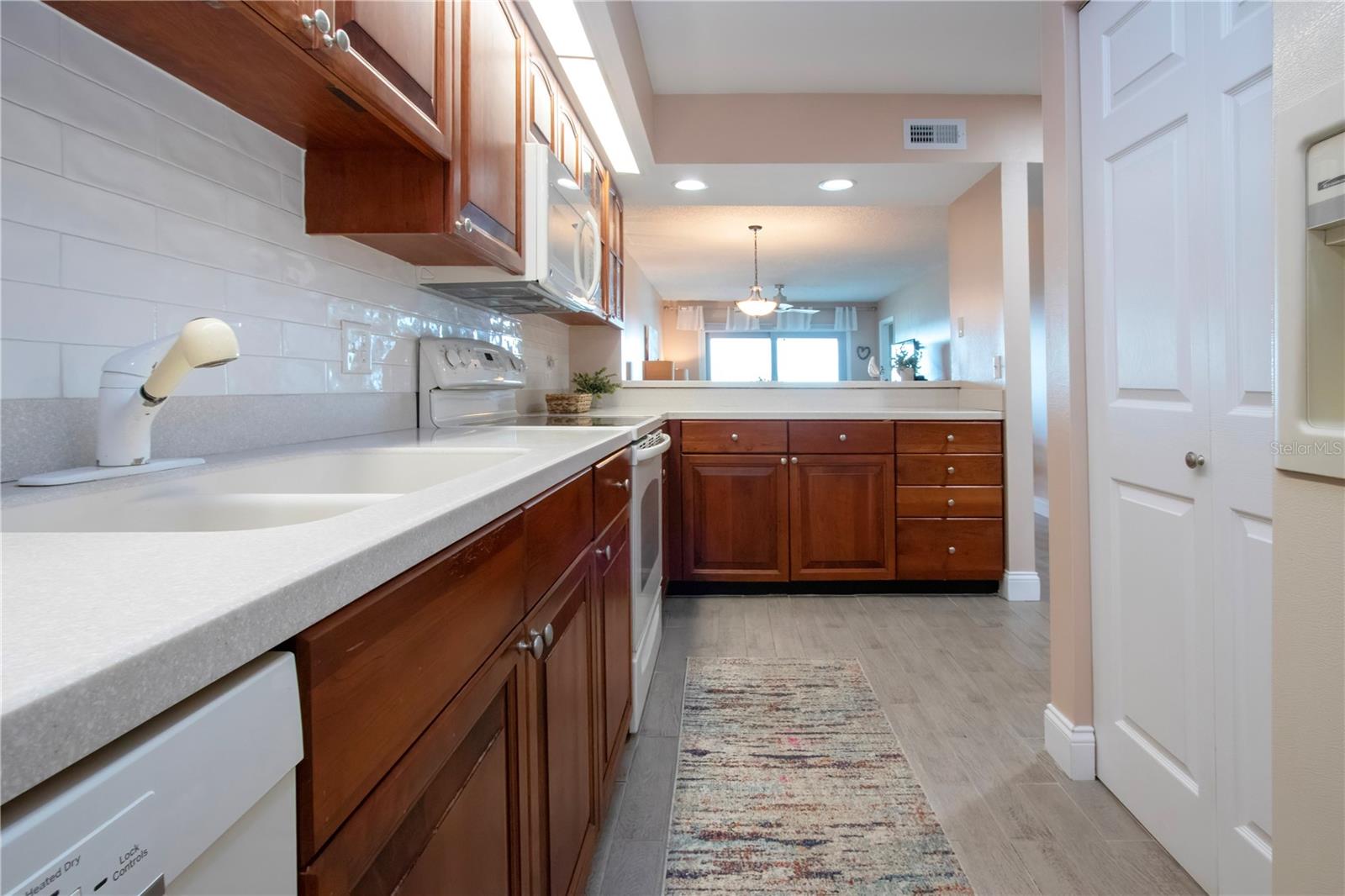 Image 31 of 43 For 802 Bahia Del Sol Drive 6