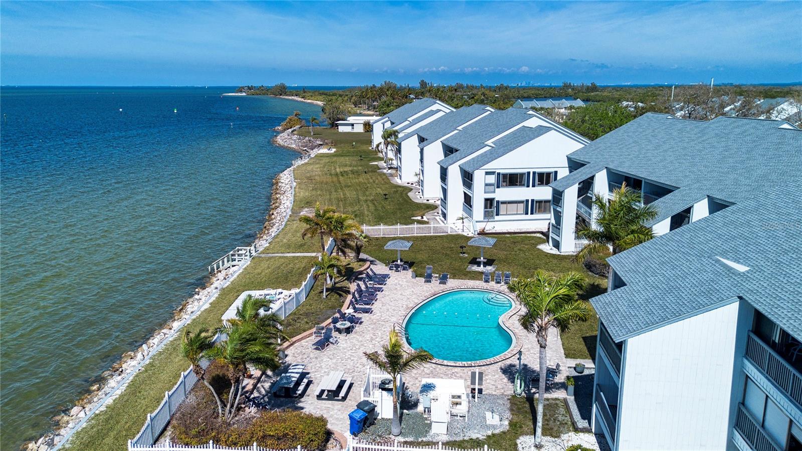 Image 6 of 43 For 802 Bahia Del Sol Drive 6