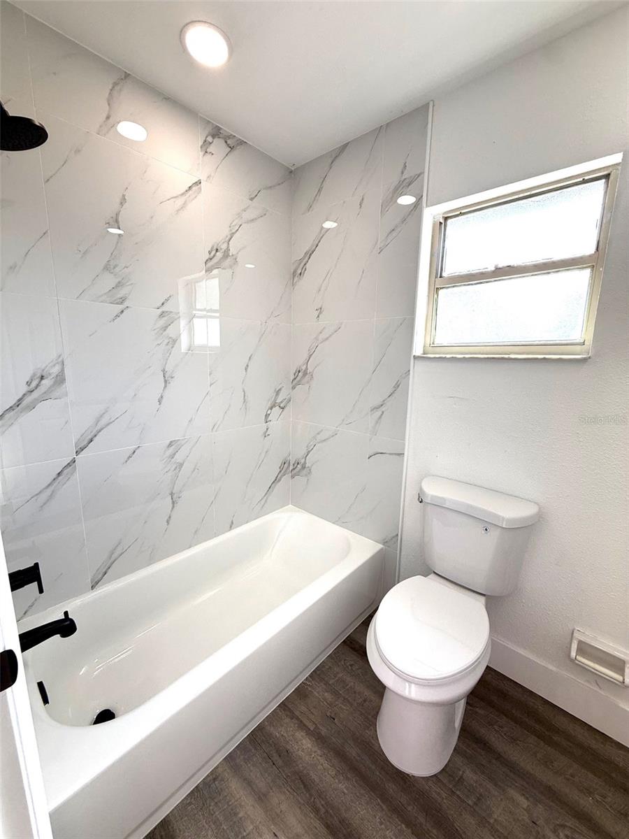 Image 12 of 16 For 1415 24th Street E