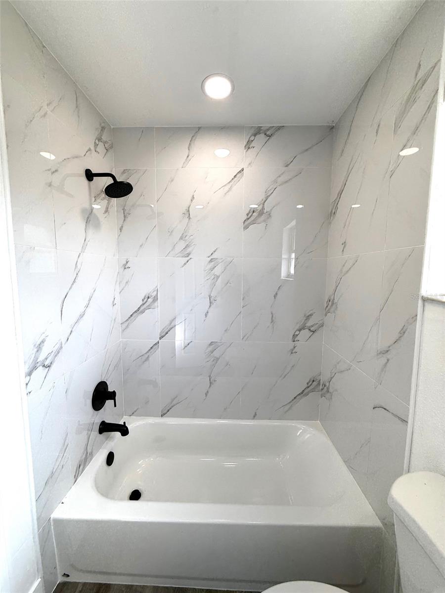 Image 13 of 16 For 1415 24th Street E